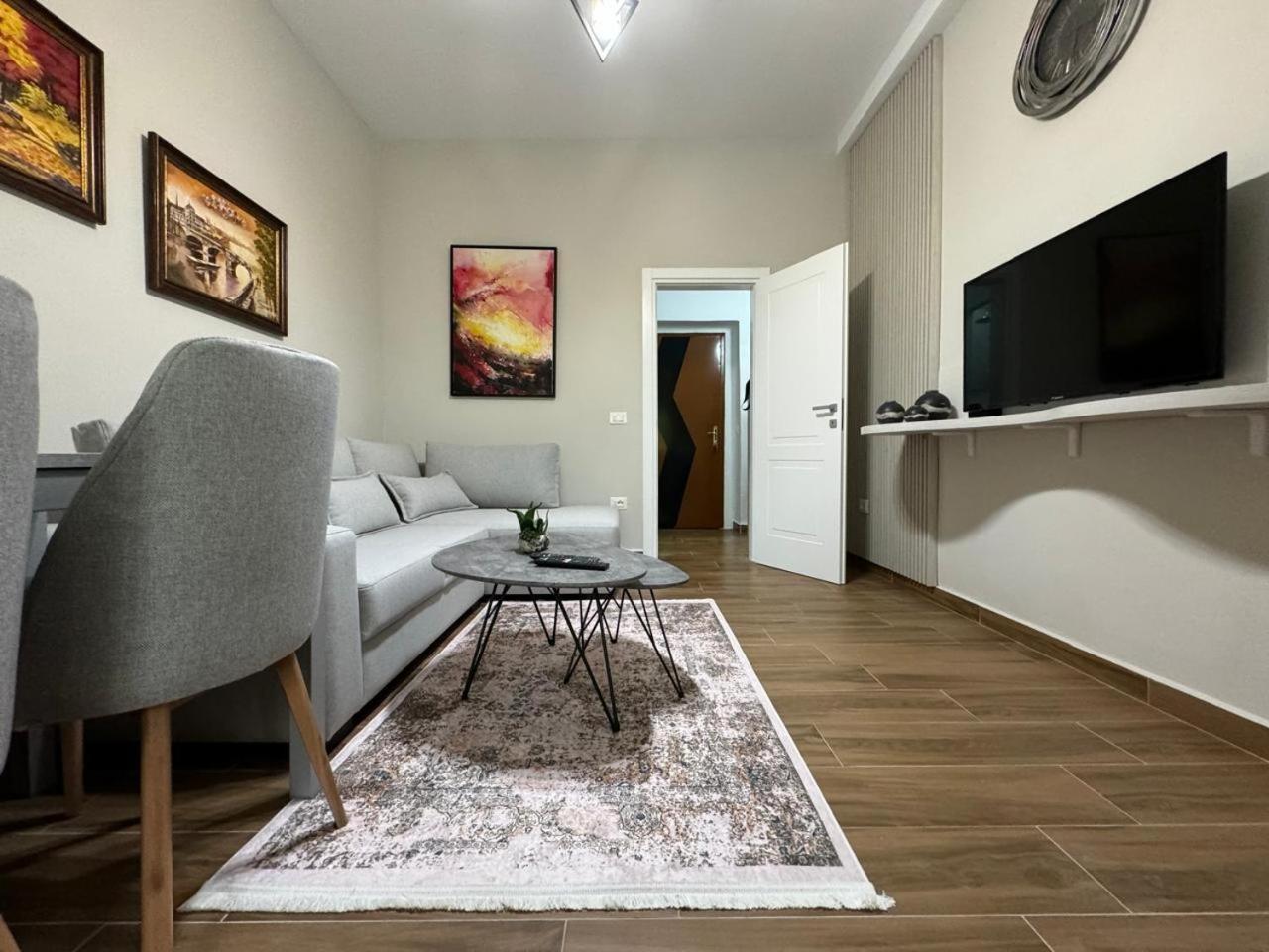 Ami Blloku Apartament 地拉那 外观 照片