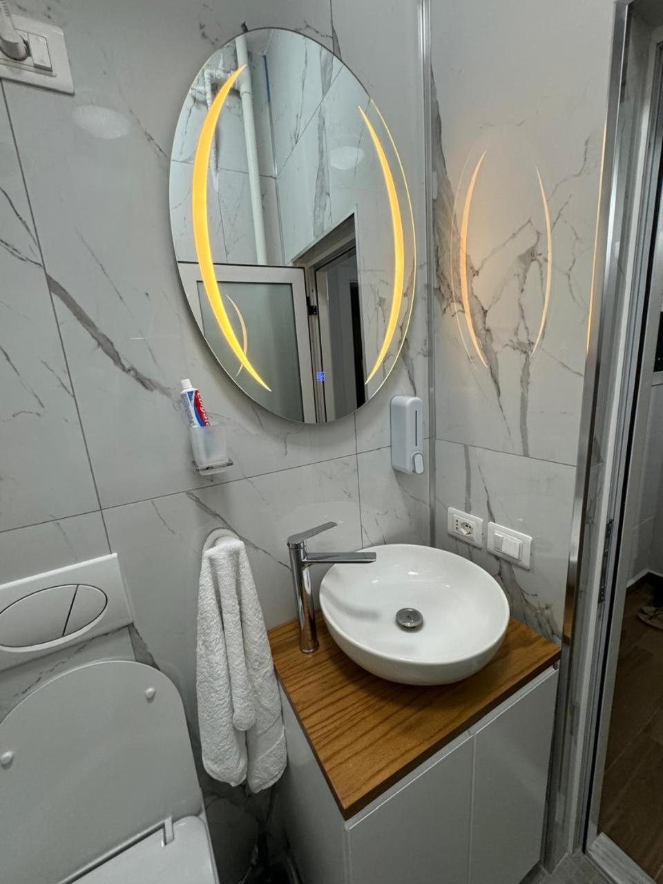 Ami Blloku Apartament 地拉那 外观 照片