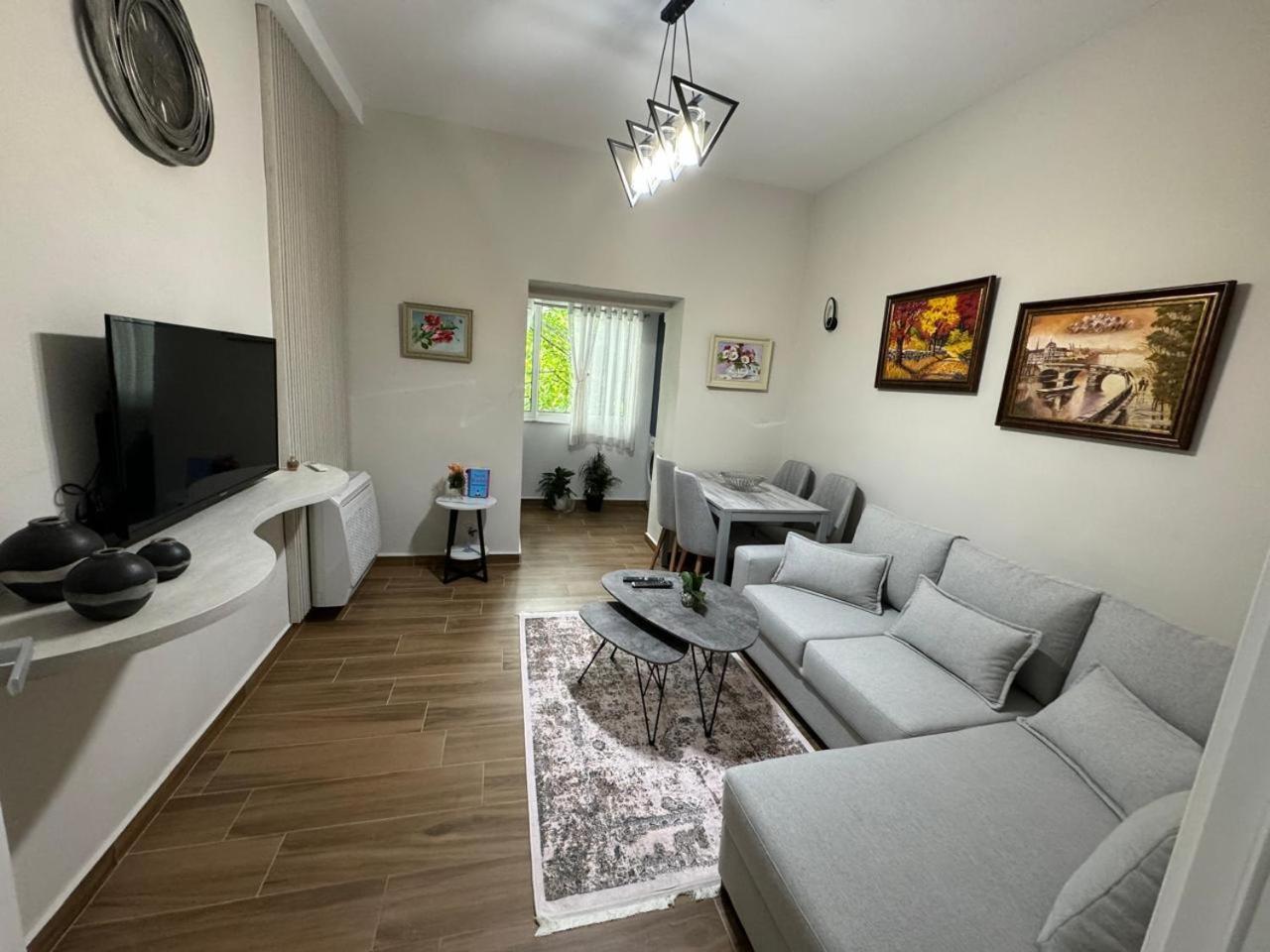 Ami Blloku Apartament 地拉那 外观 照片